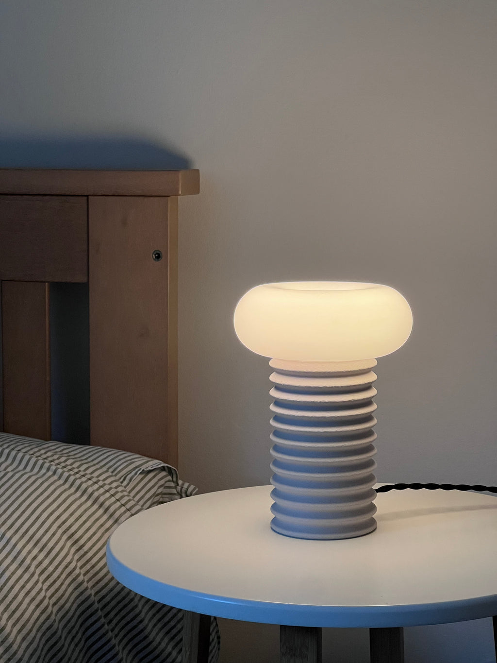 Monlart Waved Mushroom Lamp - Ivory